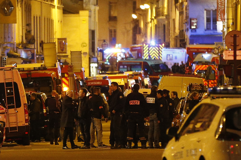 パリ同時テロ、127人が死亡 仏政府がIS犯行と断定